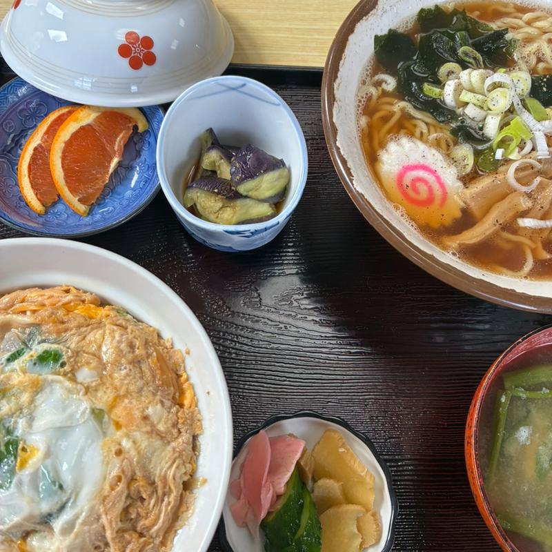 たまご丼、ラーメン(大万 )