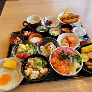 朝食