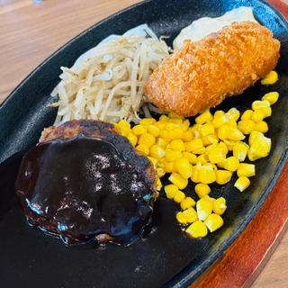 日替りランチ（ハンバーグ&カニクリームコロッケ）
