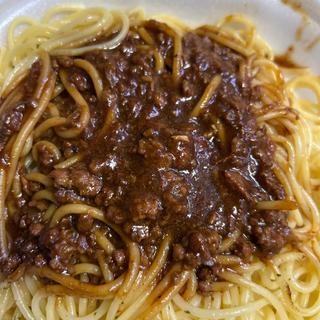 肉の旨味あふれるミートソース