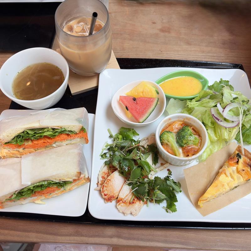 発芽のプレート野菜たまごサンドランチセット(はつが野テラス)