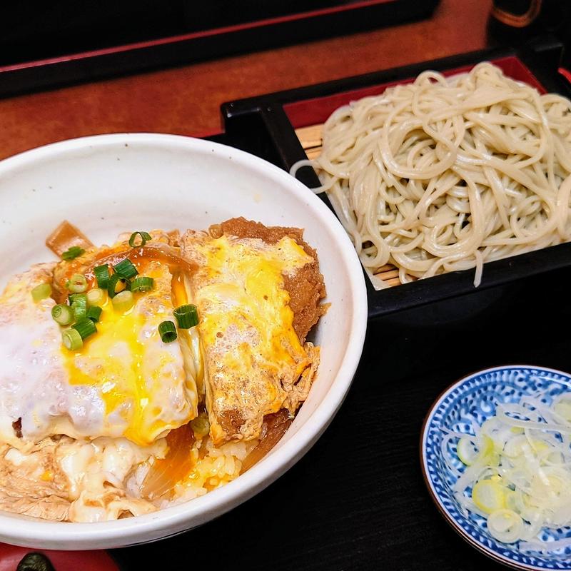 かつ丼とミニせいろ(越後へぎそば 桂屋)