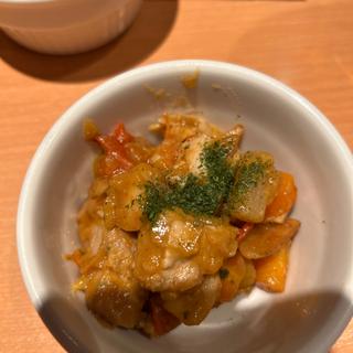 鶏肉とトマトのガーリック煮