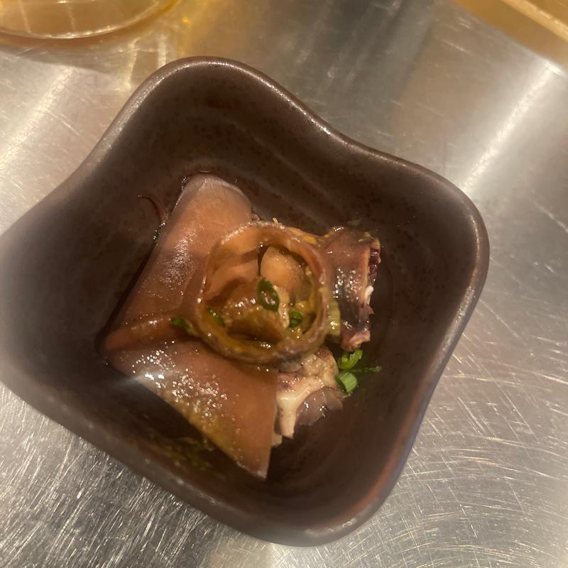 お通し　イカの肝和え(大衆酒場 魚八)