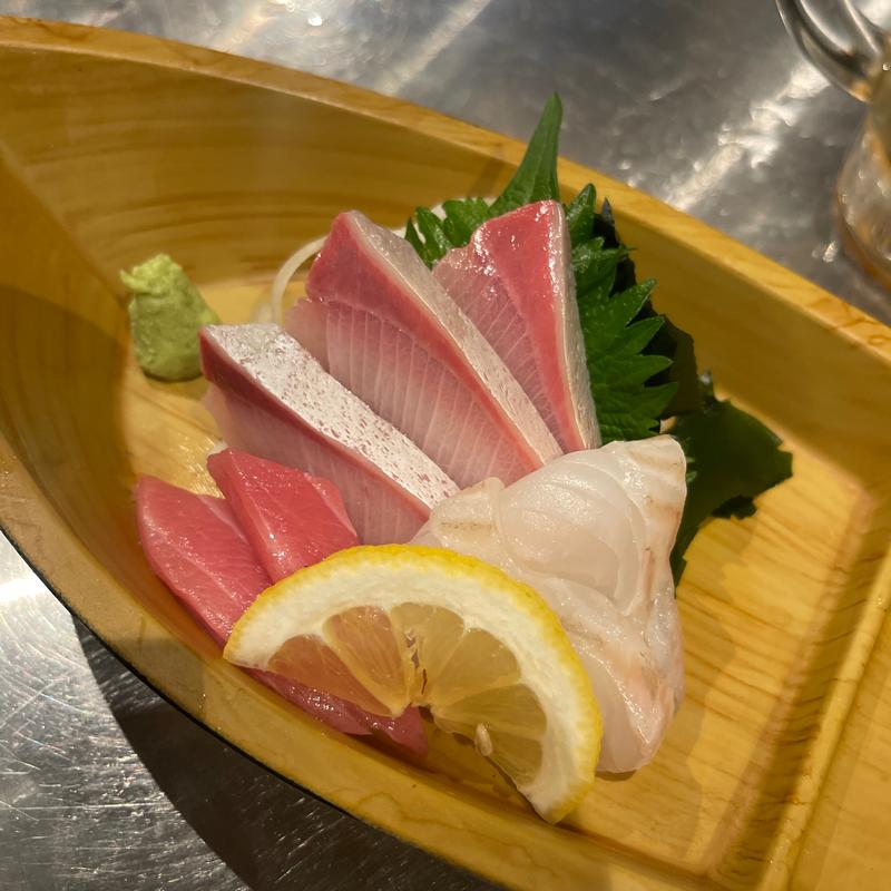 刺身ちょい盛り(大衆酒場 魚八)