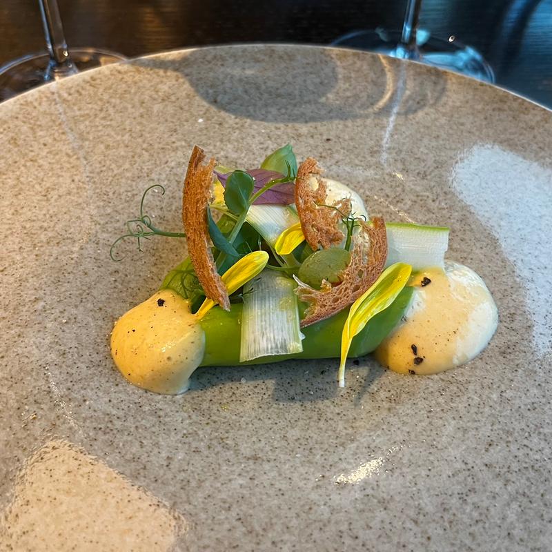 国産グリーンアスパラガス 燻製サバイヨン 焼きレモンチャツネ(Iron Bay)