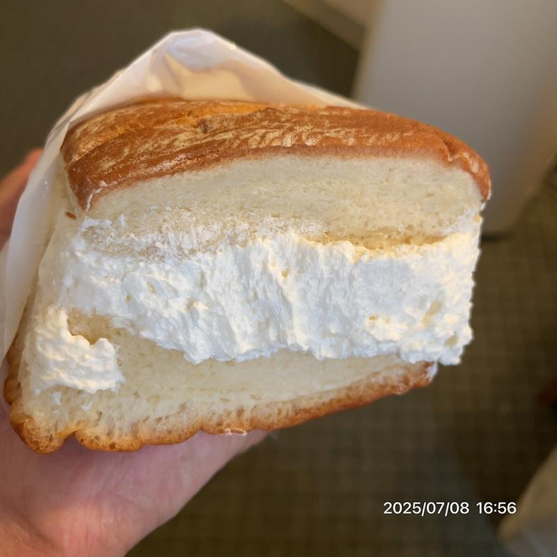 牛乳ぱん(小松パン店 （コマツパンテン）)