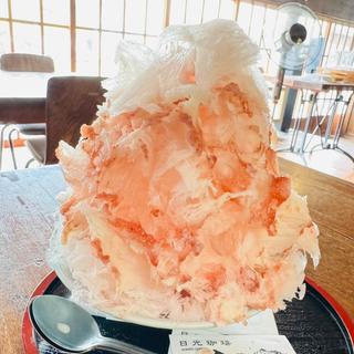 かき氷　いちご