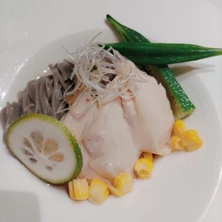 愛知県産 三河赤鶏の蒸し鶏とかぼすの冷麺