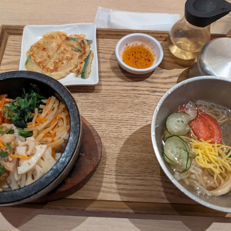 三元豚ビビンバと冷麺(韓美膳 霞が関ビルディング)