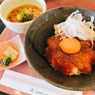 カツオの漬け丼