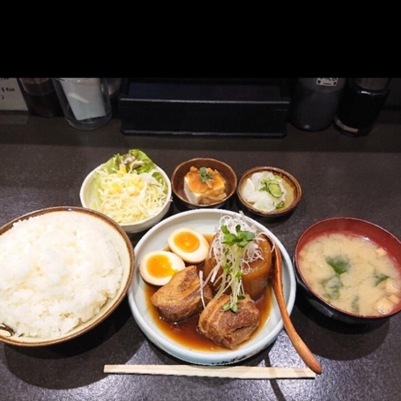 豚の角煮定食(食処酒処いいおか)