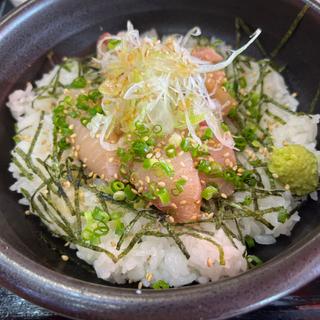 ブリ漬け丼