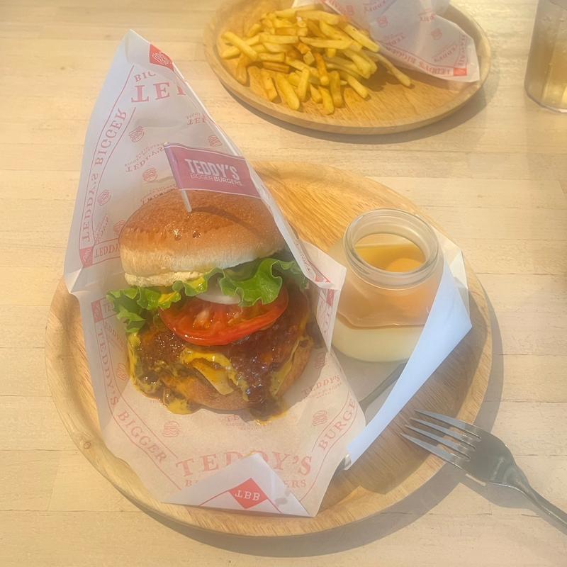 (テディーズビガーバーガーHAWAII)