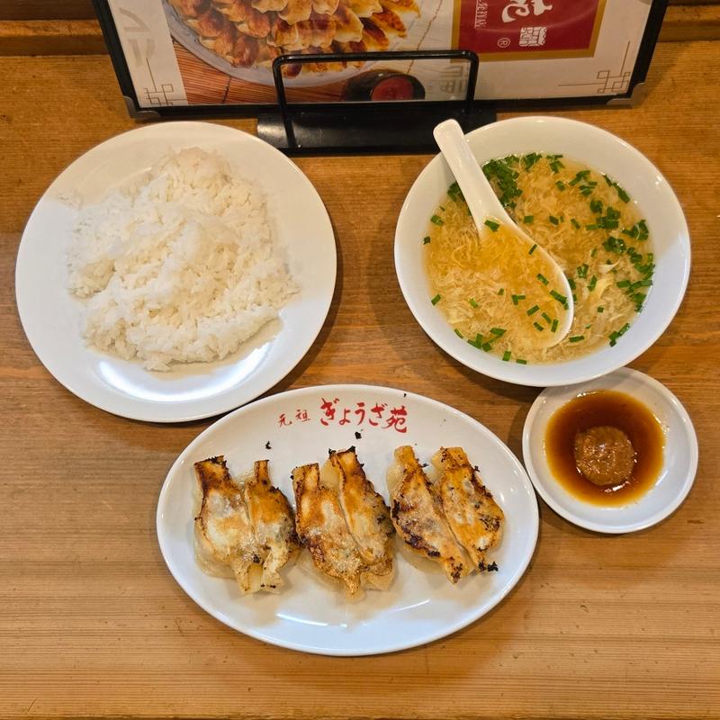 定食
(神戸牛入り餃子･ライス･卵スープ)(元祖 ぎょうざ苑 神戸南京町・中華街店)