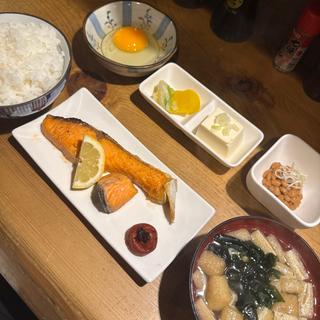 銀鮭塩焼き定食