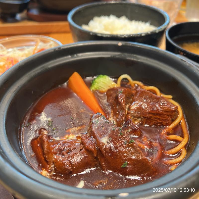 牛タン土鍋煮込みシチュー(洋食屋　伊勢十　神保町店)