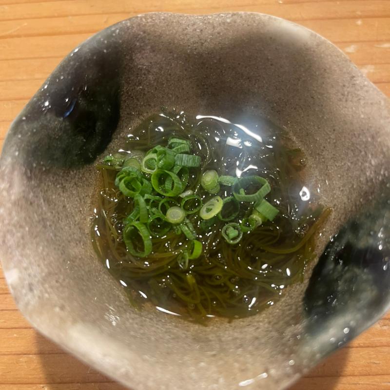 お通し　もずく酢(越後 尊美～たかみ～)