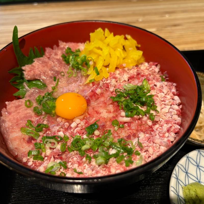 ねぎとろ牛トロあいのせ丼(築地十干 京橋店)