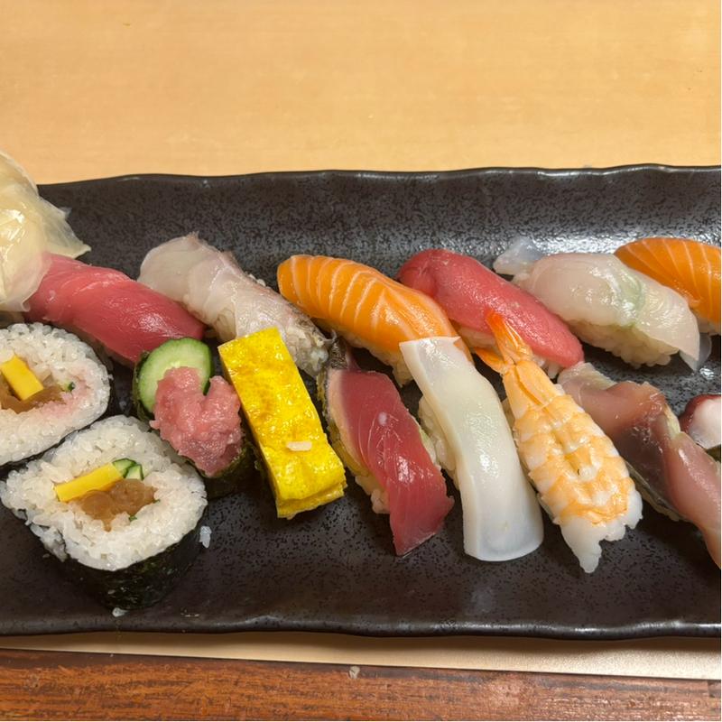 寿司12貫(すし処よね山)