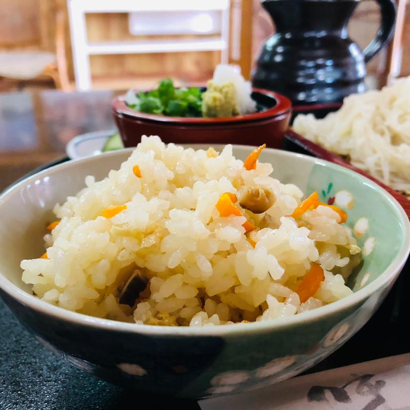 炊き込みごはん(そば処 つくる)