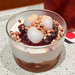 わらび餅とマスカルポーネクリームの白玉あんこ