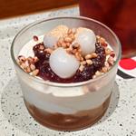わらび餅とマスカルポーネクリームの白玉あんこ