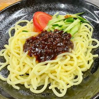 ジャージャー麺