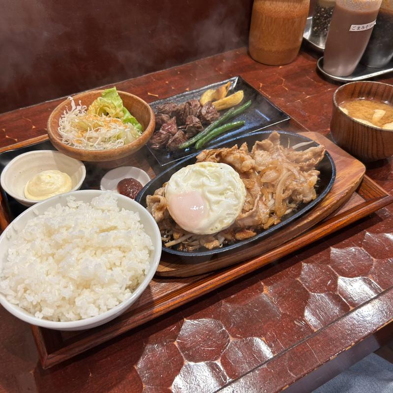 豚の生姜焼き&番人ステーキ定食(ステーキ食堂 肉の番人)