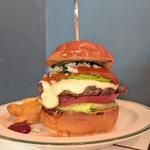 アボカドモッツァレラスパイシートマトソースバーガー