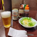 サラダ 缶ビール