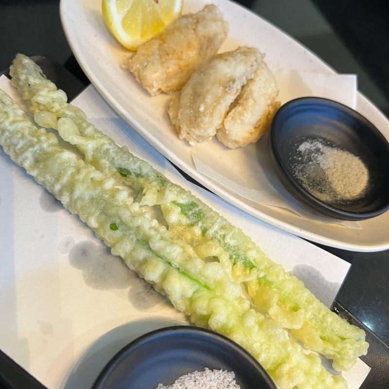 アスパラガス天　河豚天(鮨ダイニング 月)