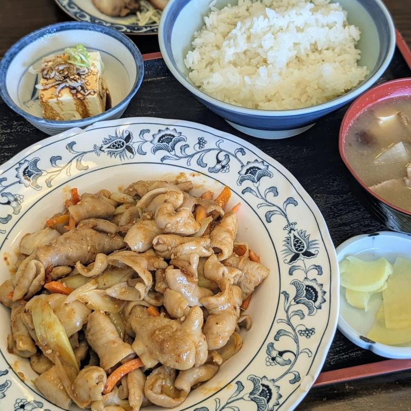 もつ炒め定食(同気食堂 )