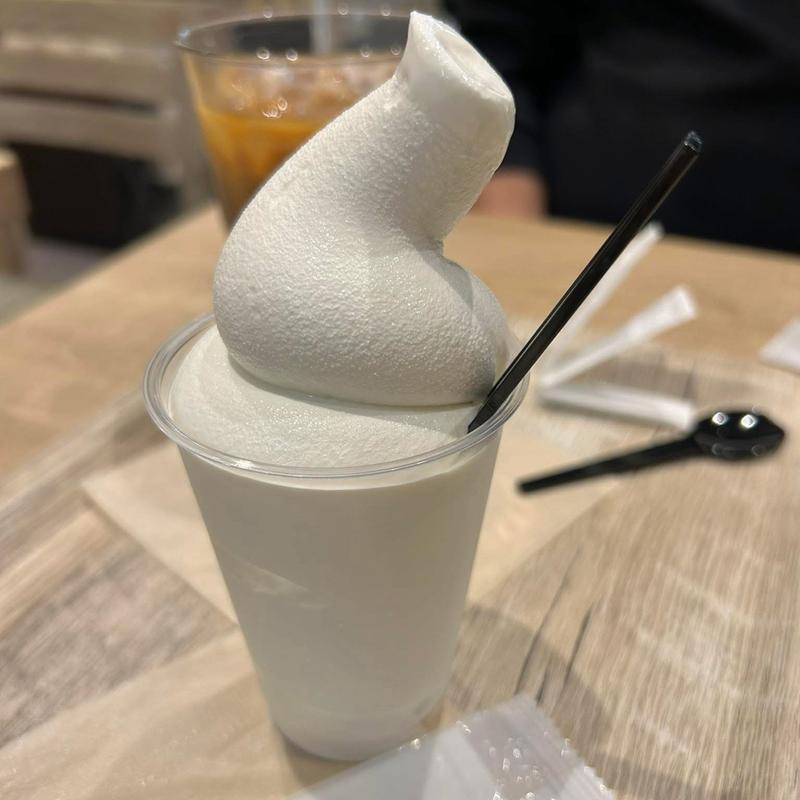 ミルキーソフトクリーム(カフェ山と海と太陽 アトレ亀戸店)