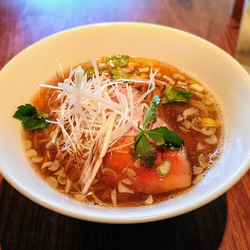 醤油中華そば(中華そば　べいしっく)