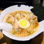 わんたんめんしょうゆ