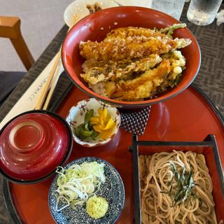 大海老穴子天丼とミニそば(東武藤が丘カントリー倶楽部レストラン )