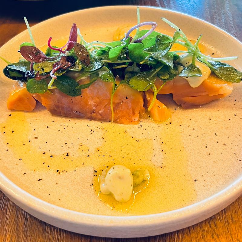 48℃サーモン低温コンフィ(GINZA ONO Gratia‐Smoke Dining‐)