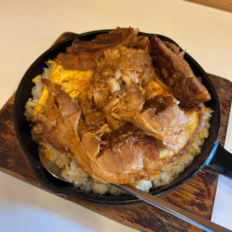 スペシャル焼豚炒飯＋大盛り(四川亭 （シセンテイ）)