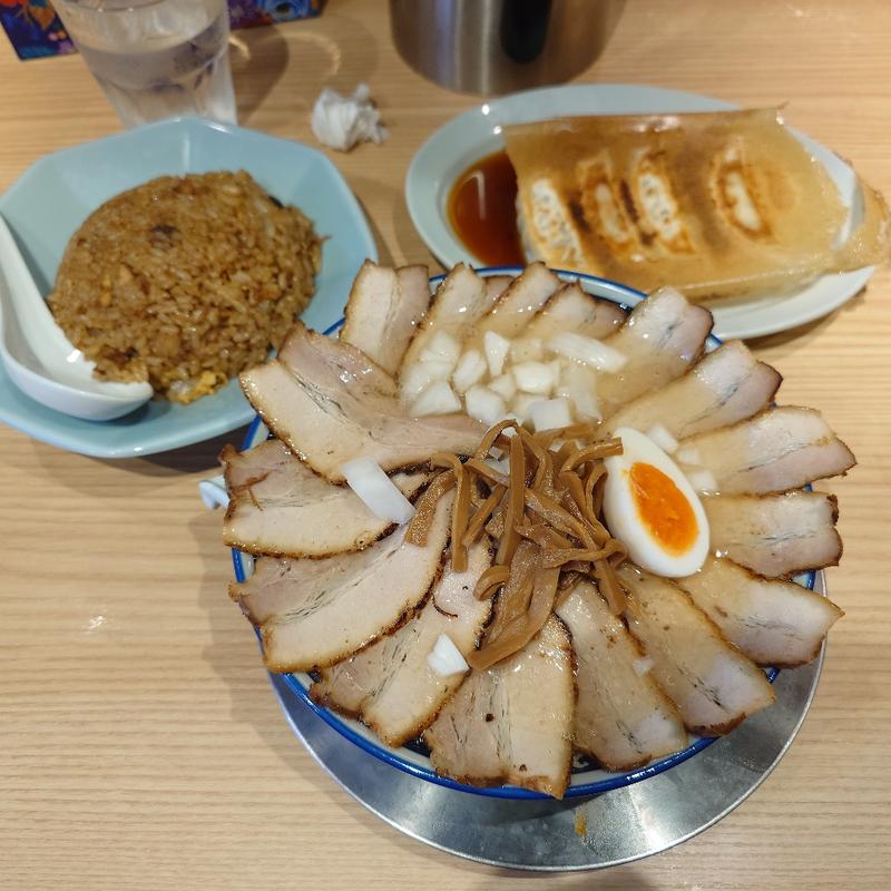 中華そば白焼豚ダブルラーメン+餃子+焼き飯(大曽根中華そば はじめ)