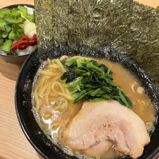 家系ラーメン並