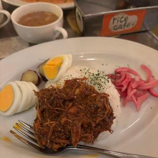ほろほろチキンの無水カレー(ライスカフェ)