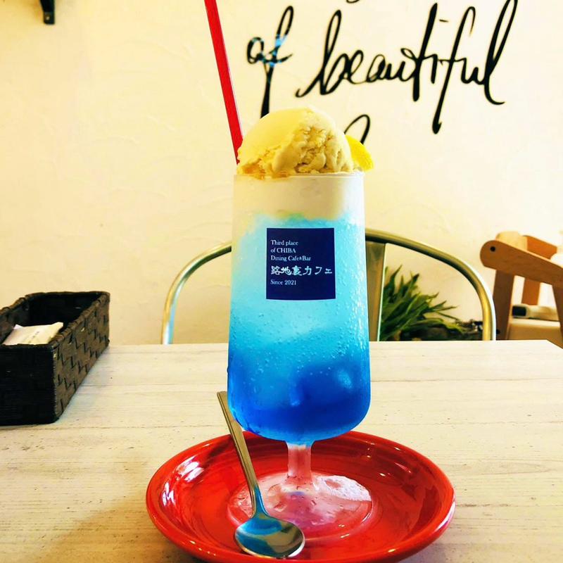 クリームソーダ(Cafe&Bar 路地裏カフェ千葉店)