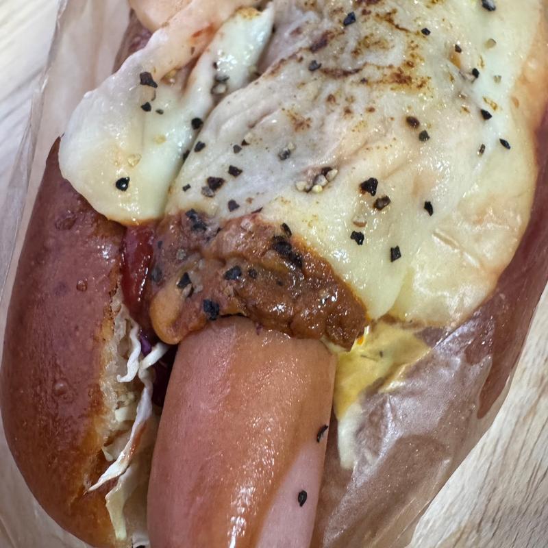 スパイシーチリチーズドッグ(宮崎観光ホテル SUMOMO GARDENS)