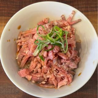レアチャーシュー丼