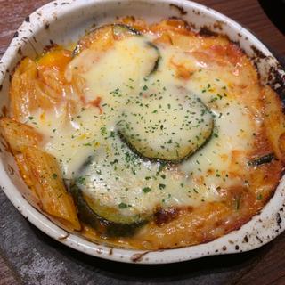 ズッキーニとペンネトマトチーズ焼き