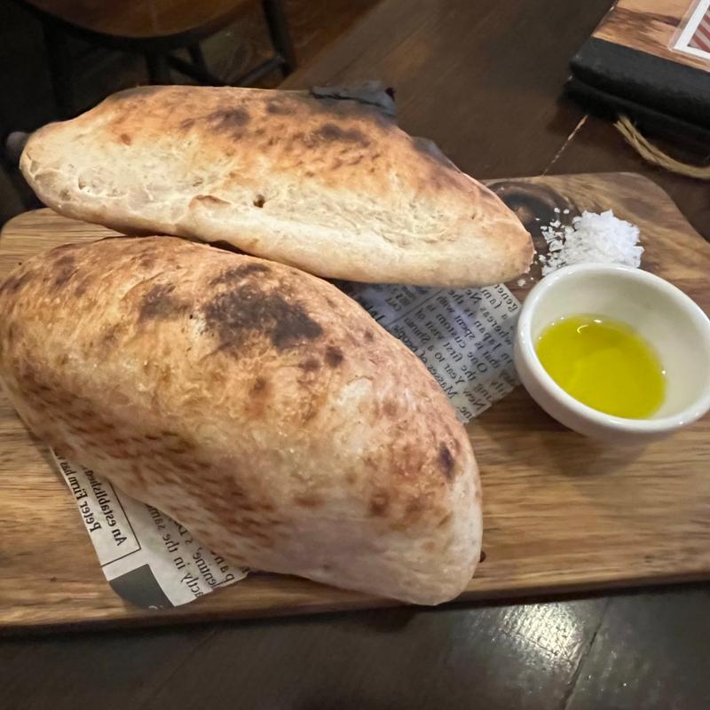 全粒粉のパン(トンガリアーノドゥーエ)