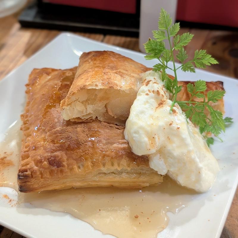 焼き立て！アップルパイ(ワインノルイスケ るいすけ2号店)