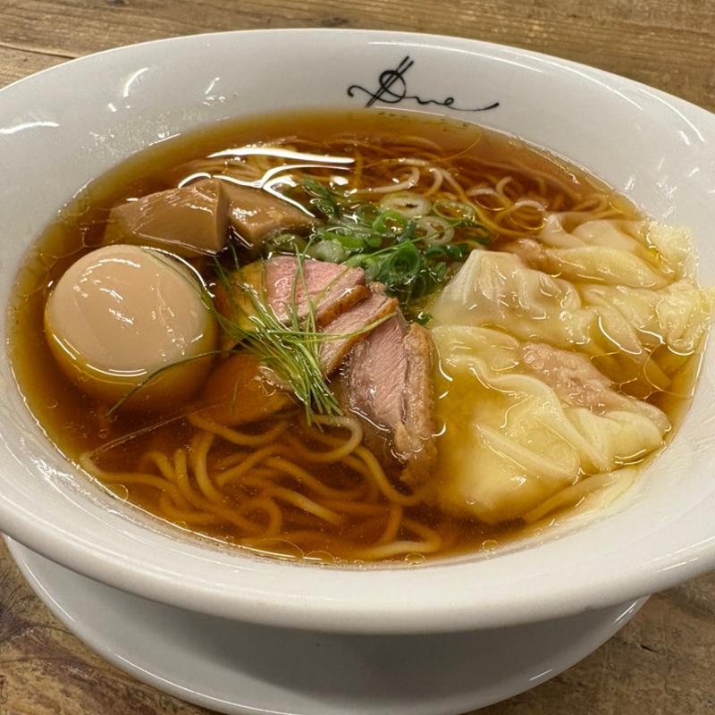 醤油らぁ麺~小豆島のオリーブオイルの香り~(Ramen ドゥエ Edo Japan)