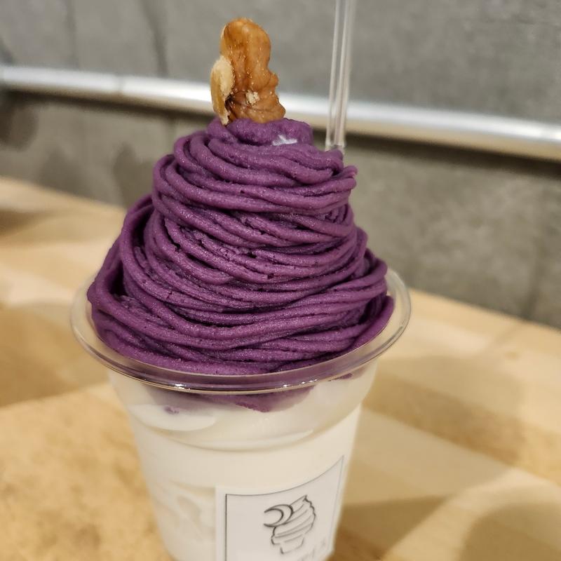 紅芋モンブラン(夜風にアイス 那覇店)